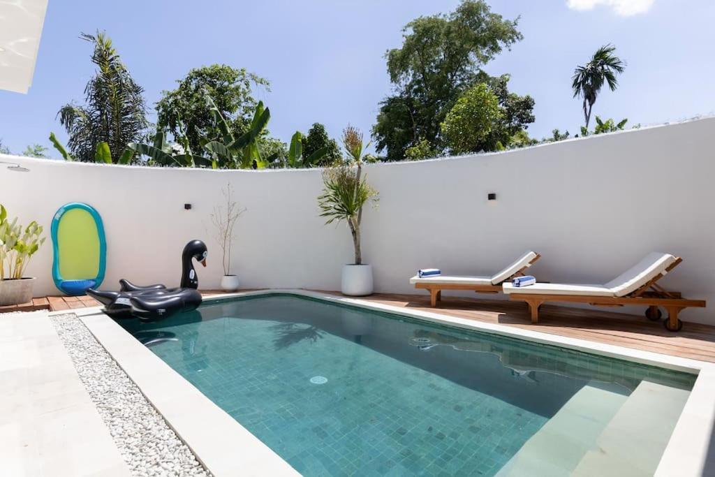 The R Villa Kaba - Incl. Motorbikes Seminyak Eksteriør bilde
